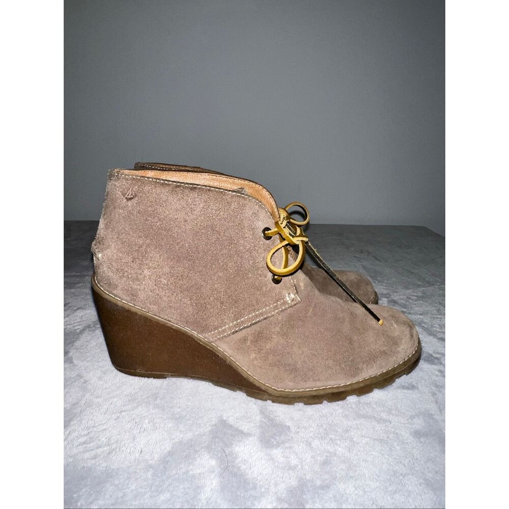Sperry Suede Booties Tan Women’s 8